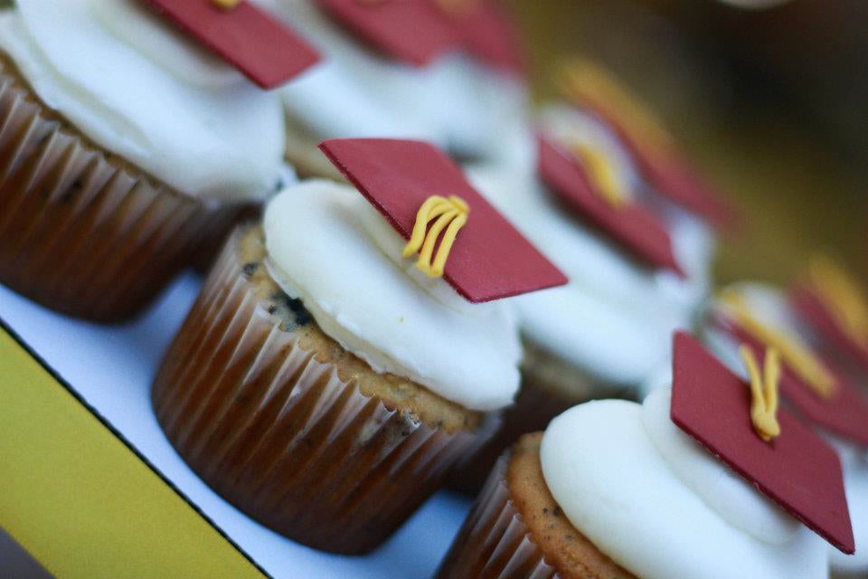 Party :: Graduation Cupcakes - Stylish Spoon