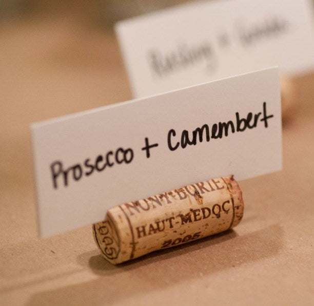  DIY  :: Wine Cork Place Card Holders